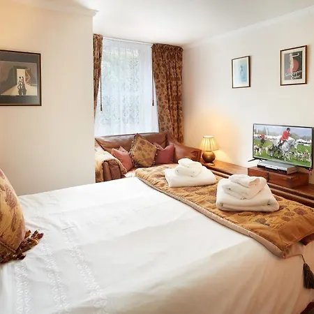 Cygnet Holiday home *